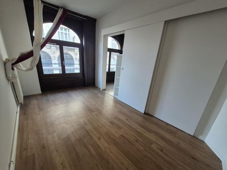 Location Appartement 3 pièces 68m² LILLE 59000 - Photo 2