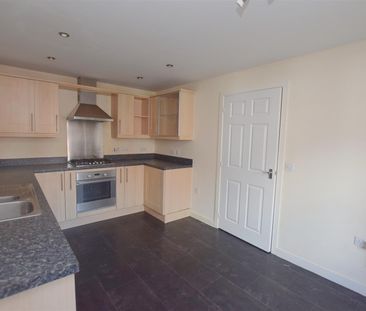 4 bed town house to rent in Chervil Close, Newcastle - Photo 6