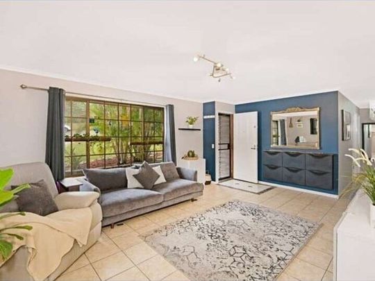 Camira - Photo 1