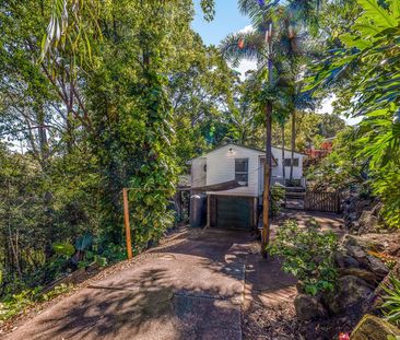 Charming Leafy Retreat - Character Home with Deck, Privacy & Style - Photo 5