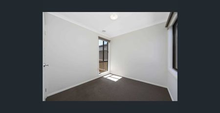 Modern Family Home - Photo 4