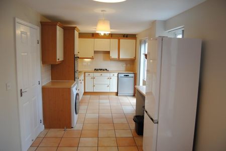 3 bedroom terraced house to rent - Photo 3