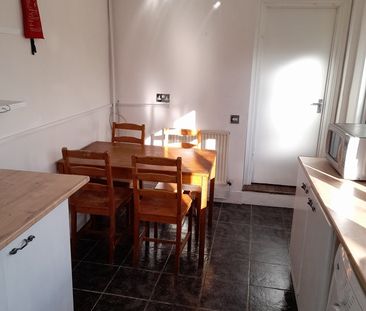 Room in a Shared House, Crewe Place, NW10 - Photo 3