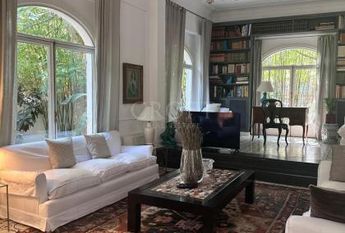 Villa-Parioli: Beautiful independent house with large private garden and terraces. Spacious living, formal dining, study-music room, sun room, 5 bedrooms, 4 bathrooms, parking. rif 163