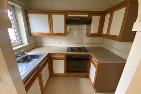 1 bedroom retirement property to rent - Photo 3