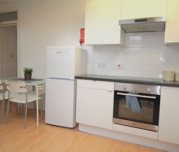 Flat 3, 22 Kelso Road, LS2 9PR, Leeds - Photo 6