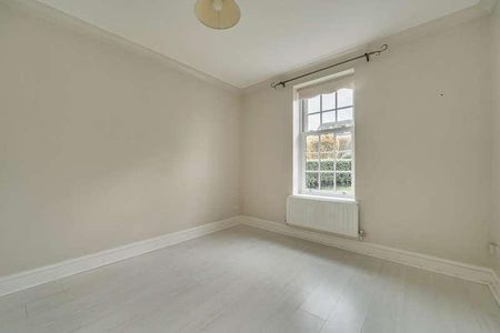 Calcott Park, Yateley, GU46 - Photo 5