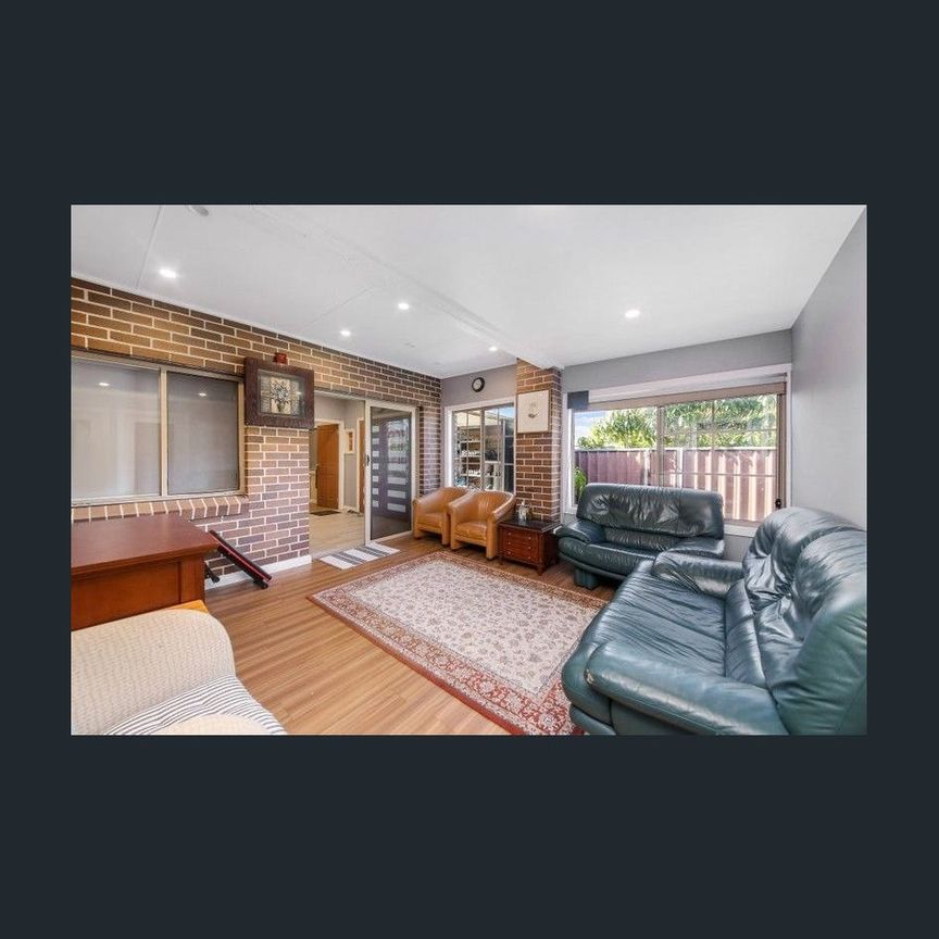 One bedroom with shared living, kitchen, bathroom available for rent with all bills included - Photo 1