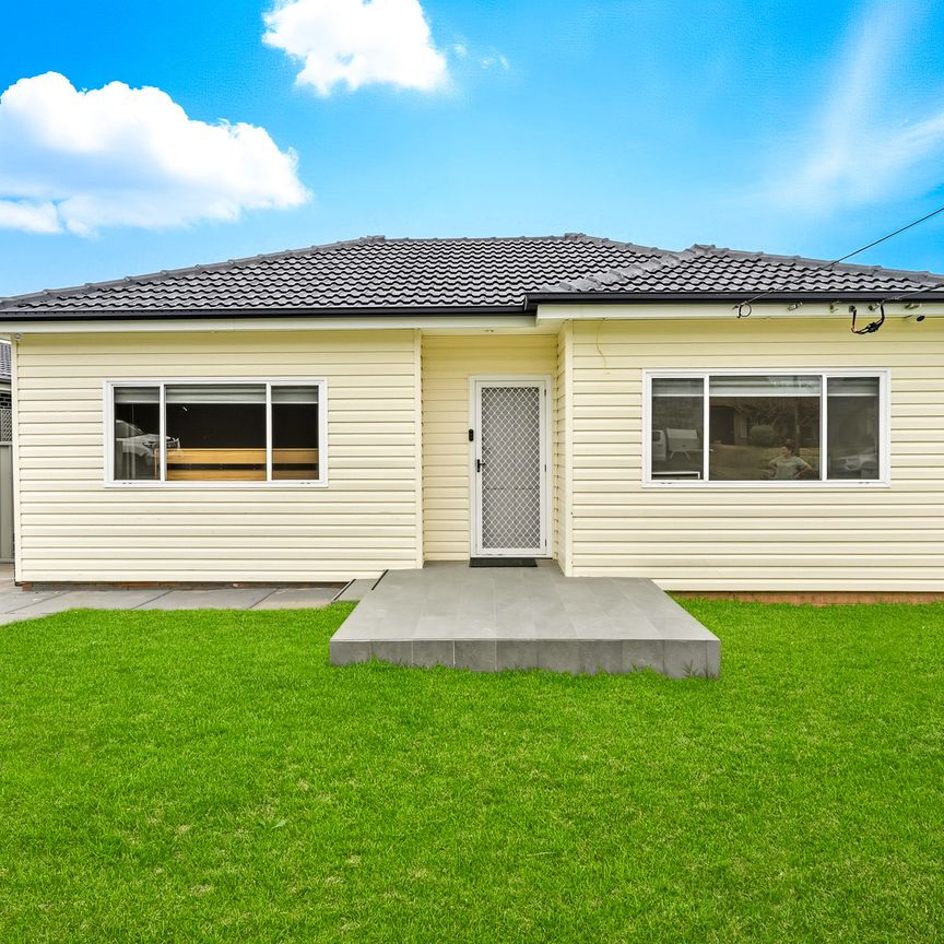108 Bogalara Road, Old Toongabbie NSW 2146 - House For Rent | Domain - Photo 1