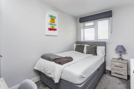 1 bedroom house to rent Chaucer Drive, Aylesbury, Buckinghamshire, HP21 - Photo 3