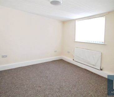 Common Side Farm, New Road, Old Snydale, Pontefract, WF7 - Photo 5