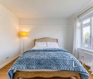 Minchin Close, Leatherhead, Surrey, KT22 - Photo 5