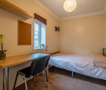 10 Abbotsford Road - Photo 5