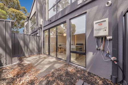 3/24 Carr Street, Brighton East VIC 3187 - Townhouse For Rent | Domain - Photo 5