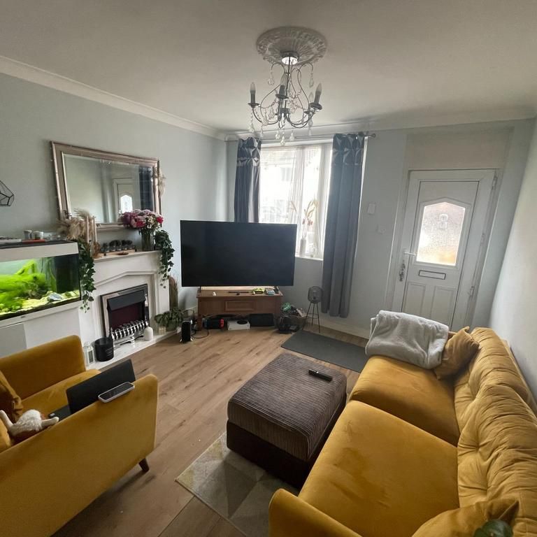 2 bedroom terraced house to rent - Photo 1