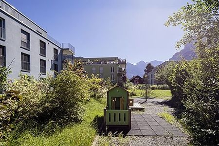 Ground floor apartment surrounded by greenery - Photo 4
