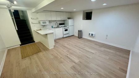 150 Albany Avenue #Bsmt - Photo 3