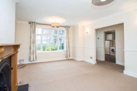 2 bedroom maisonette to rent - Photo 2