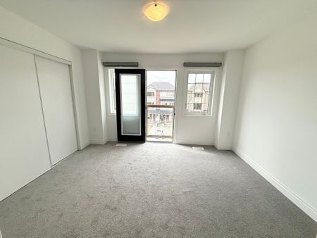 For Lease - 11 Franklin Avenue, Toronto, Ontario - Photo 3