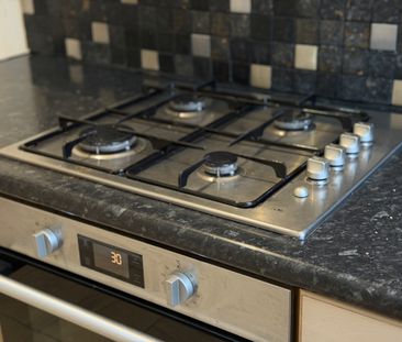 2 Bed Terraced House, Brooklyn Street, LS12 - Photo 6