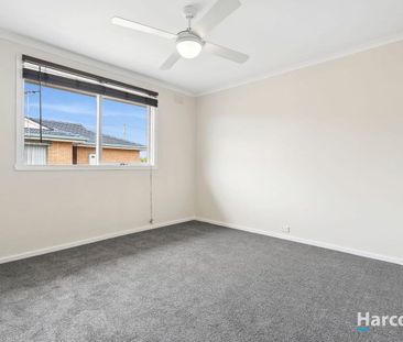 Renovated Three-Bedroom Home with Spacious Yard & Garage - Photo 2