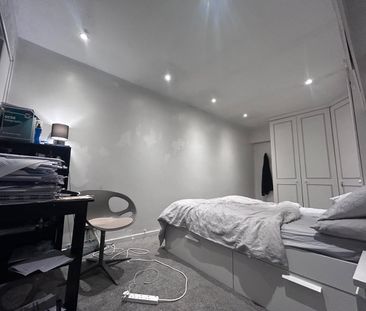 Room in a Shared House, Windsor Road, M25 - Photo 4