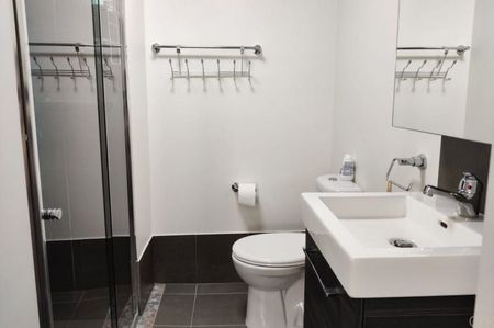 Stylish City Apartment in Adelaide’s East End - Photo 4