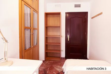 Calle Marqués del Nervión, Sevilla, Andalusia 41005 - Photo 4