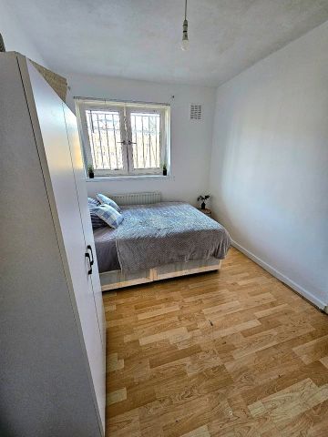 Room in a Shared Flat, Ellen Wilkinson House, E2 - Photo 5