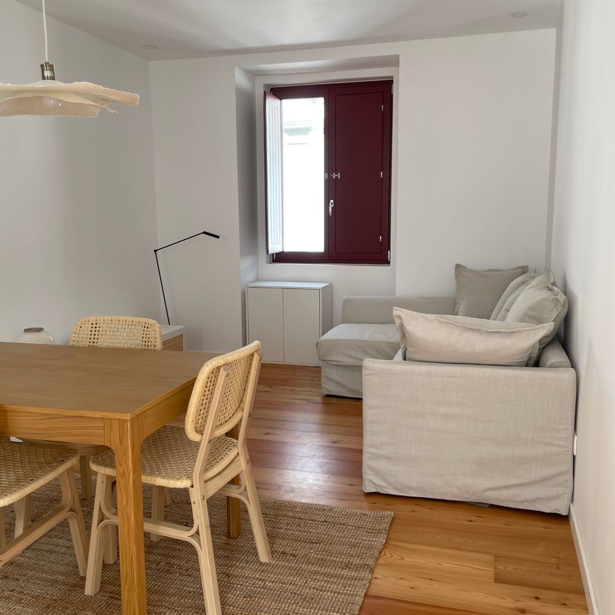 Apartamento T2 Novo, mobilado, anual, no Centro Pombalino de Vila Real de Santo António. - Foto 1