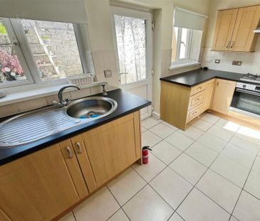 2 bedroom terraced house to rent - Photo 2