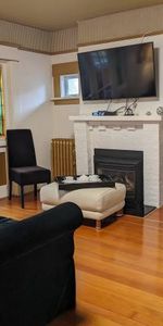 Fully furnished, One bedroom suite in gorgeous heritage home - Photo 3