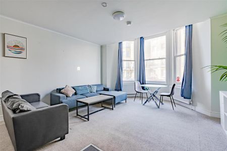 2 bedroom flat to rent - Photo 2