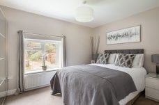 4 bedroom semi-detached house to rent - Photo 2