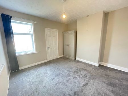 2 bedroom End Terraced House to let - Photo 2