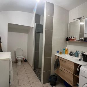 Location Appartement 2 pièces 56m² - Photo 3