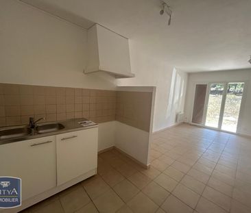 Location Appartement 1 pièce 27m² CHATEAUNEUF LES MARTIGUES 13220 - Photo 2