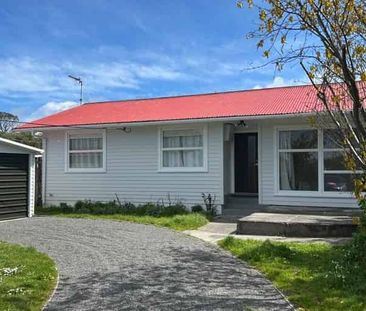 FEATHERSTON - 3 BEDROOM - Photo 5