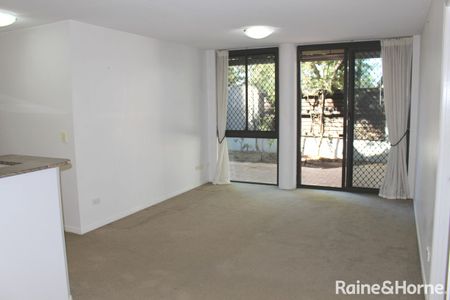 79/5 Chasely Street, Auchenflower, QLD 4066 - Photo 2