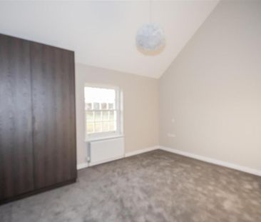 4 bedroom semi-detached house to rent - Photo 4