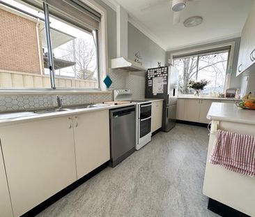 4 Bedroom Family Home - Photo 6