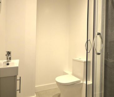 1 bedroom Flat To Let - Photo 3