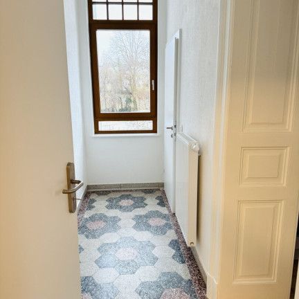 Erstbezug nach Kernsanierung - stilvoll wohnen in einer Villa – 2-Zimmer-Wohnung mit Balkon & Top-Ausstattung! - Foto 1