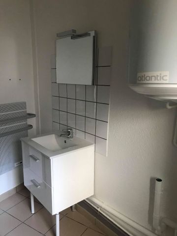 Location Appartement 1 pièce 41m² - Photo 2