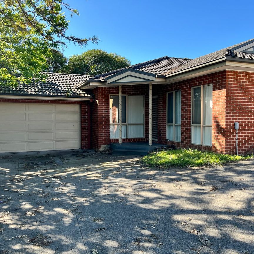 3 Bedroom Unit in Prime Location - Photo 1