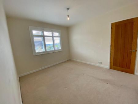 4 bedroom detached house to rent - Photo 4