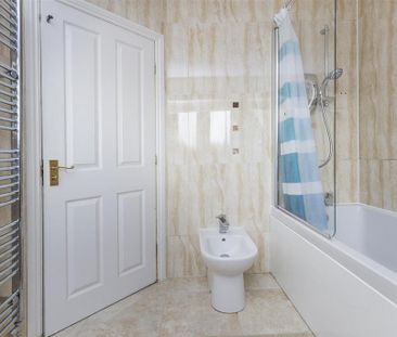 6 bedroom detached house to rent - Photo 3