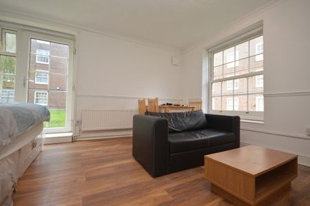 1 bedroom in a flat share to rent - Photo 3