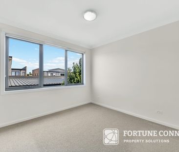 3 Bedroom House Next to shops - Photo 1