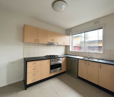 Immaculate Two Bedroom Ground Floor Apartment - Photo 1